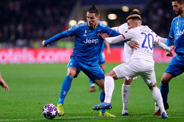 Juve-Lione, tutto sul giallo Champions