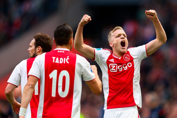 Sport: "Van de Beek, niente Barcellona. Va allo United"