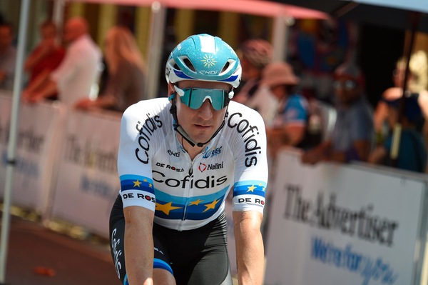 Viviani: "Situazione calcio delicata, nel ciclismo si pedala da soli"