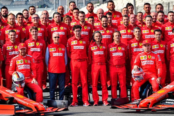 La Ferrari ai tifosi: "Pronti a ripartire con grinta"