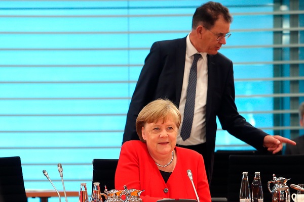 Bundesliga, ufficiale: Merkel annuncia ripresa del torneo