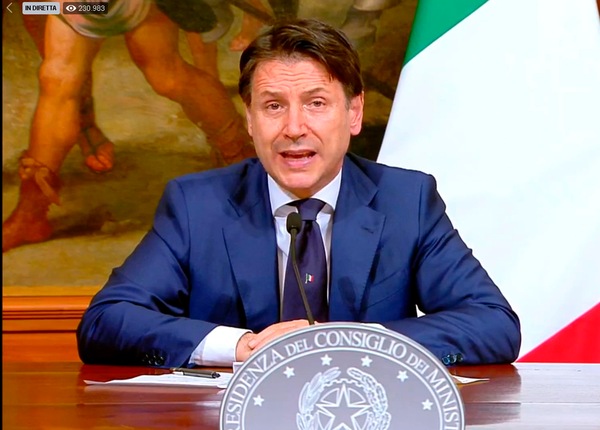 Conte ha approvato il dl Rilancio: "Vale come due leggi di bilancio"