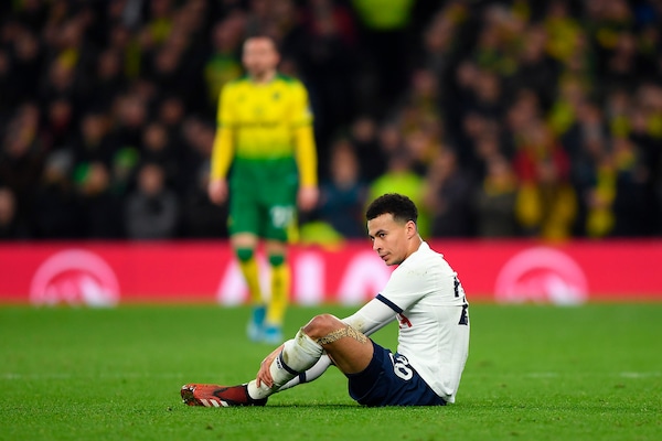 Dele Alli picchiato e ferito durante una rapina in casa