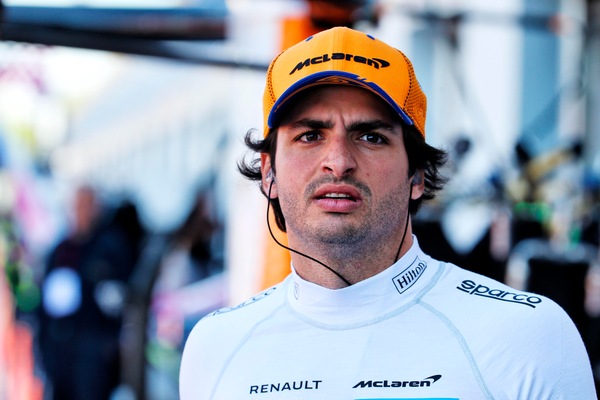 F1, Ferrari-Sainz: accordo biennale