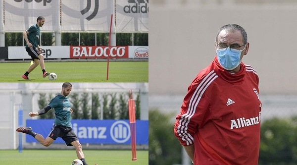 Juve, Bonucci e Bentancur scatenati. Sarri li osserva in mascherina