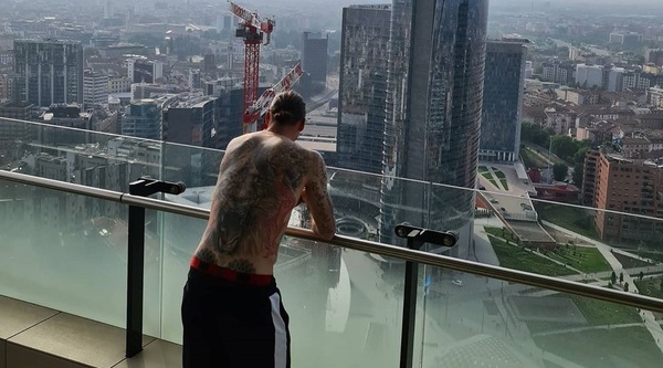 Milan, senti Ibrahimovic: "Dio è tornato e vi guarda dall'alto"