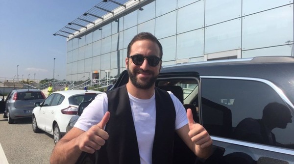 Juventus, Higuain è atterrato alle 16. Ora inizia la quarantena