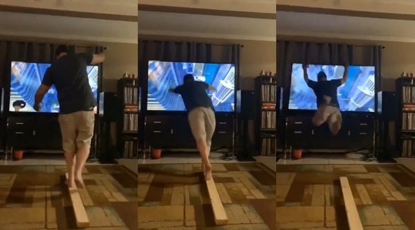 Realtà virtuale, lo schianto di un papà contro la tv: il video diventa virale
