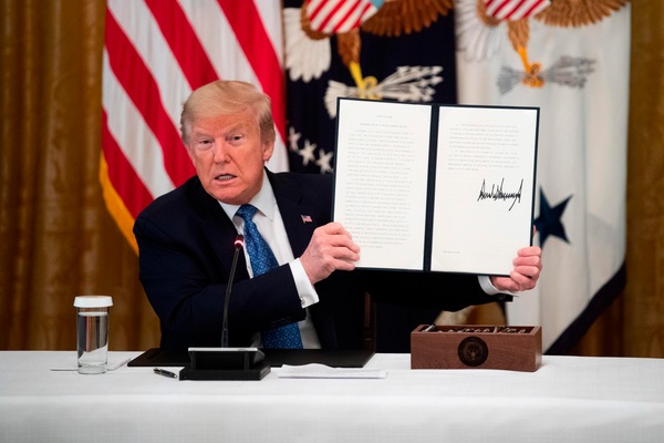 Trump shock: "Gli Usa il Paese con più casi di Coronavirus al mondo? Un onore"