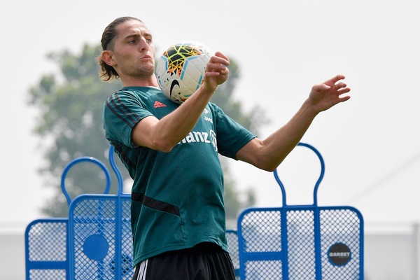 Rabiot non è tranquillo, la Juve si muove: la contromossa di Paratici