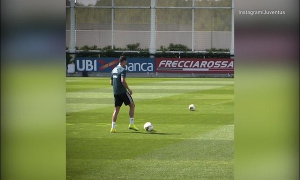 Cristiano Ronaldo, canestro incredibile