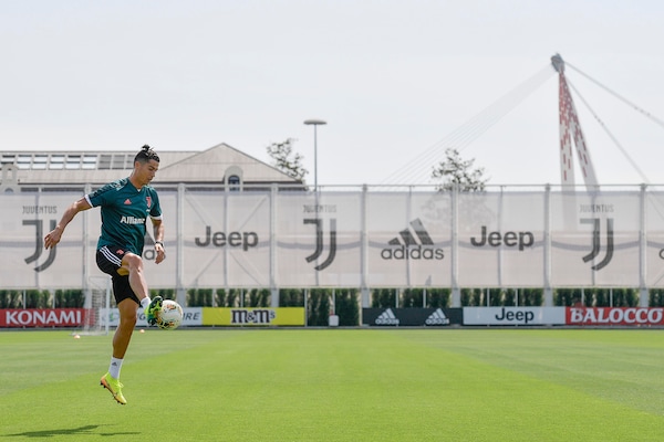 Juve: Ronaldo, Chiellini e Demiral si allenano a parte