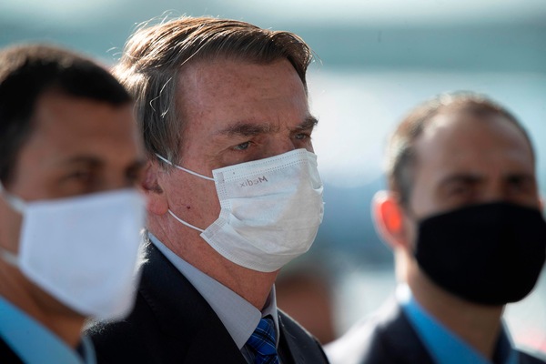 Coronavirus, polemiche in Brasile: "Bolsonaro nasconde il numero dei morti"