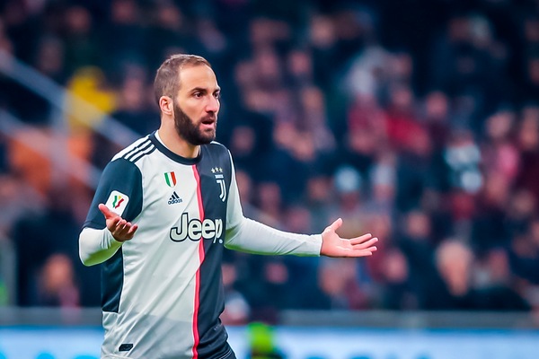 Juve, seduta in vista del Napoli. Chiellini, Ramsey e Higuain a parte