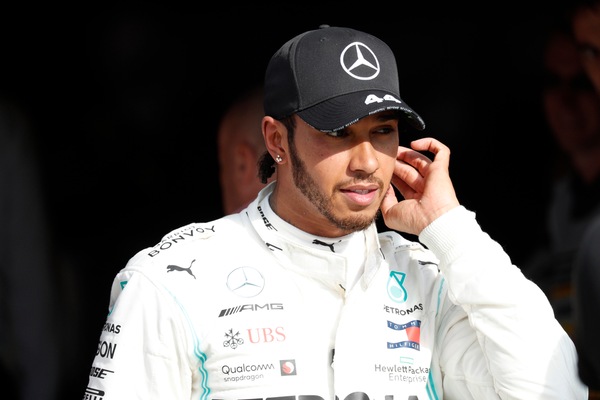 F1, Anthony Hamilton: "Orgoglioso di Lewis: tutti dovrebbero imitarlo"