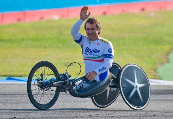 Zanardi, quadro clinico stabile. L'ospedale: "Ora stop bollettini medici"