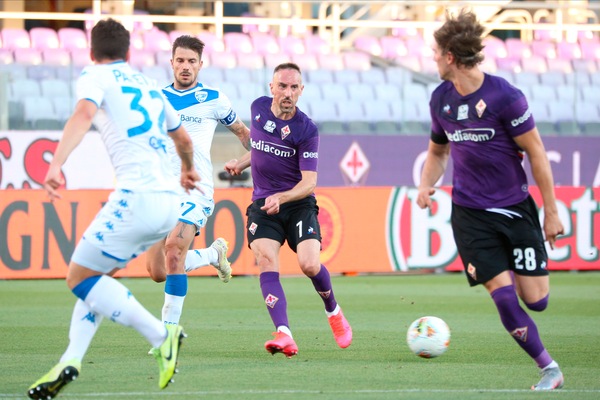 Fiorentina-Brescia 1-1, gol di Donnarumma e Pezzella. Espulsi Iachini e Caceres
