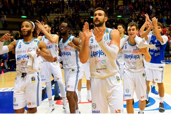 Zanelli resta all'Happy Casa Brindisi per altre due stagioni