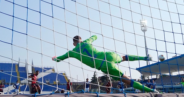 Brescia-Genoa 2-2, Lopez si illude poi due rigori salvano Nicola