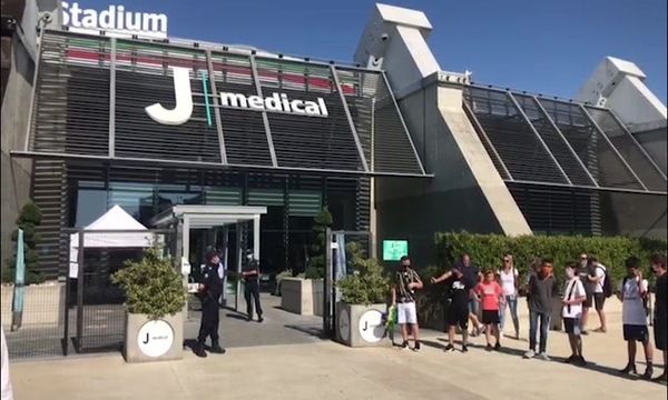 Juve, l'attesa dei tifosi per Arthur