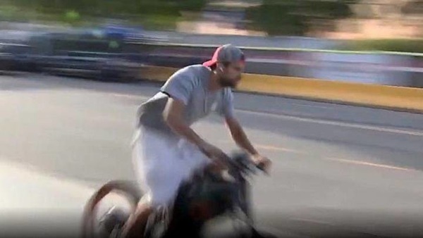Piqué e la bici elettrica da 10 mila euro per andare al Camp Nou