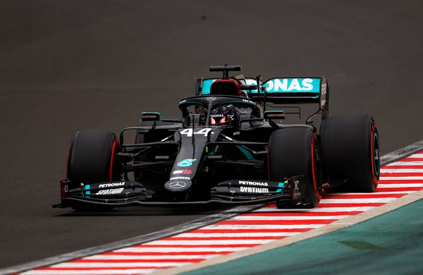 Gp Ungheria: terza fila Ferrari, pole per Hamilton