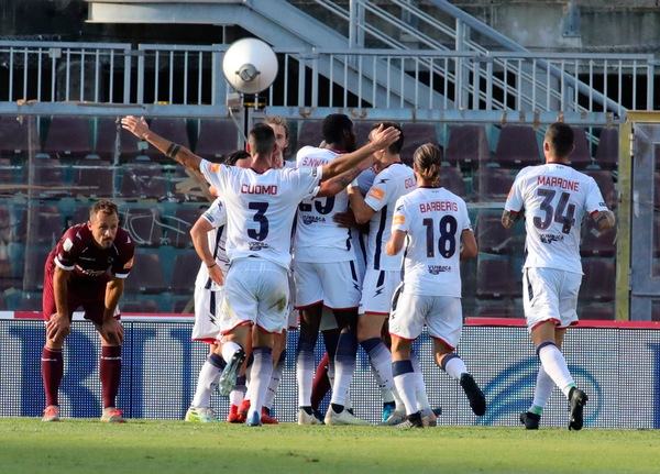 A Crotone esplode la gioia: festa promozione fino all'alba