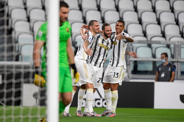 Juve, almeno Higuain in formato Coppa