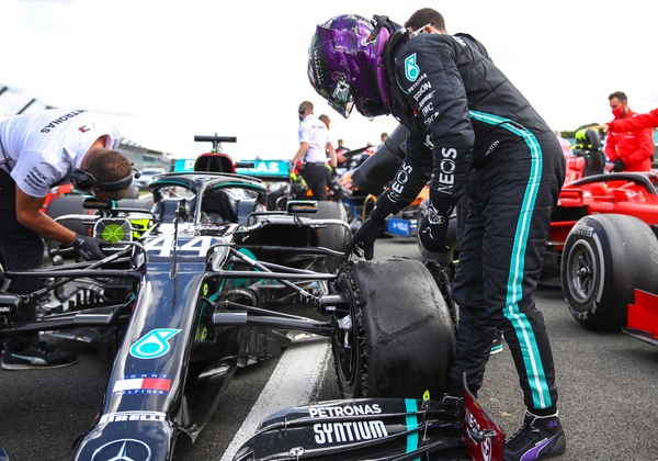 GP Gran Bretagna, Hamilton: "Grazie a tutta la Mercedes"