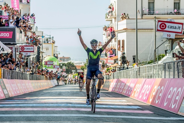 Trittico Lombardo, Izaguirre vince sotto la pioggia: Nibali quinto