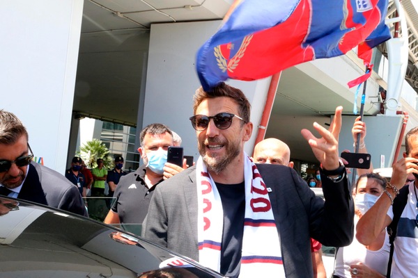 Cagliari, ecco Di Francesco: il tecnico è sbarcato in Sardegna