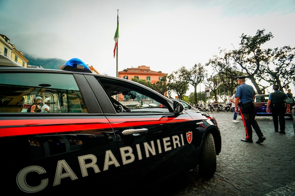 Reggio Emilia, donna iscrive la compagna del suocero su un sito di escort