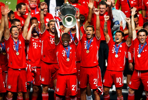 Ribery in festa per gli ex compagni: "Super Bayern, ancora un triplete!"