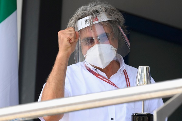 Paolo Simoncelli attacca: "Gli intoccabili della FIM falsano i risultati delle gare"