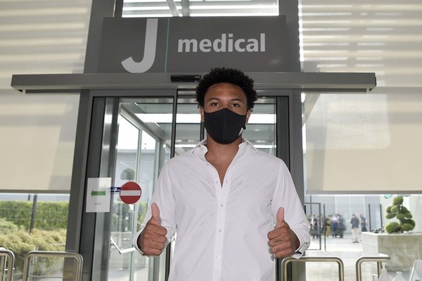 Juve, il giorno di McKennie: visite mediche terminate