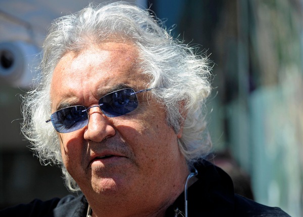 Coronavirus, Briatore dimesso sabato: "Continuerà le cure a casa"
