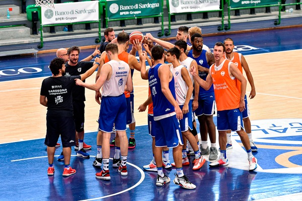 Dinamo Sassari, negativi tutti i tamponi: si gioca la Supercoppa contro Roma