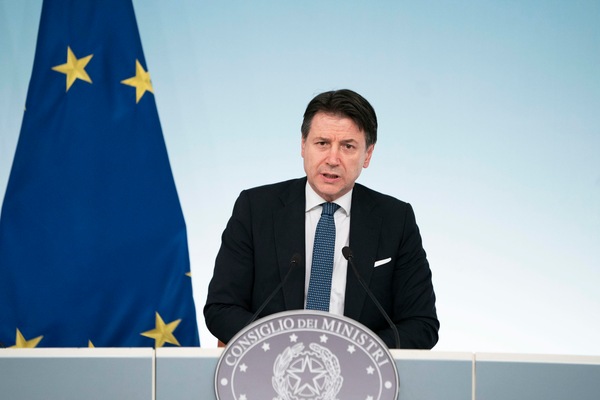 Conte: "Riapertura degli stadi? Con il Coronavirus è inopportuna"