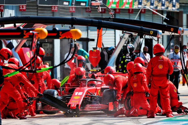 GP Italia, ennesimo disastro Ferrari: è doppio ritiro. Domina Gasly