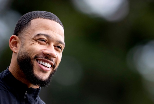 Mundo Deportivo: "Il Barcellona vuole Depay e molla Lautaro Martinez"