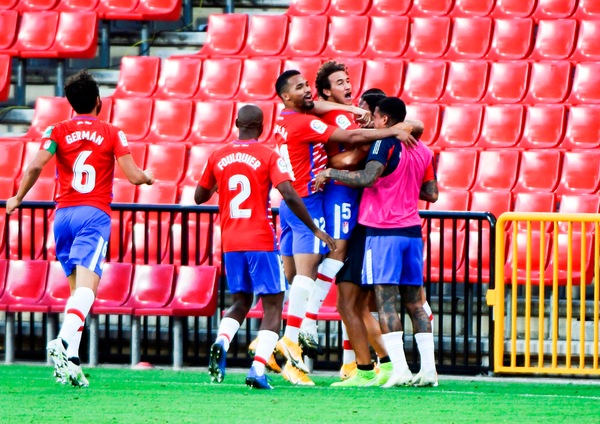 Il Granada piega l'Athletic, vince l'Osasuna. Pari tra Eibar e Celta