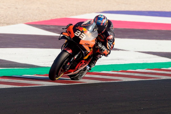 GP Emilia Romagna: Binder domina le libere, Valentino Rossi dodicesimo