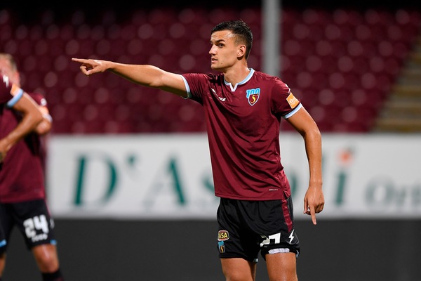 Salernitana, le condizioni di Dziczek: "Buone e stabili, resta in ospedale"