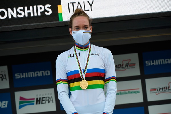 Van der Breggen oro mondiale nel ciclismo, terza Longo Borghini