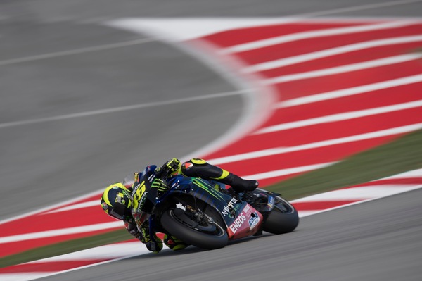 Gp Catalogna: Valentino Rossi cade e si ritira, era secondo