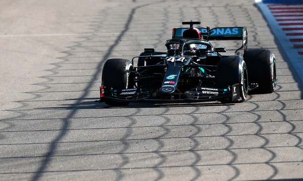 F1, dall'Inghilterra: "Hamilton-Mercedes, rinnovo fino al 2023"