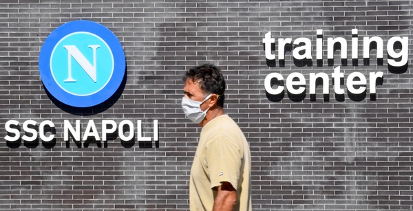 Napoli, tutti negativi i primi tamponi fatti alla squadra