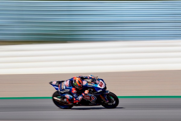 Sbk, GP Francia: Gerloff sorprende Rea nelle libere sul bagnato