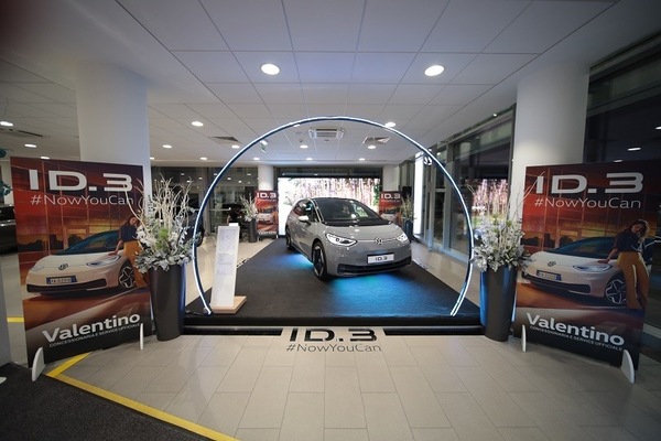 Volkswagen ID.3, la compatta green protagonista a Roma da Valentino Automobili