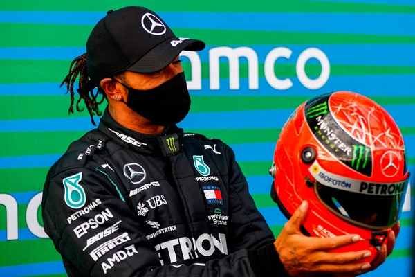 F1, la famiglia Schumacher a Hamilton: "Record fatti per essere battuti"